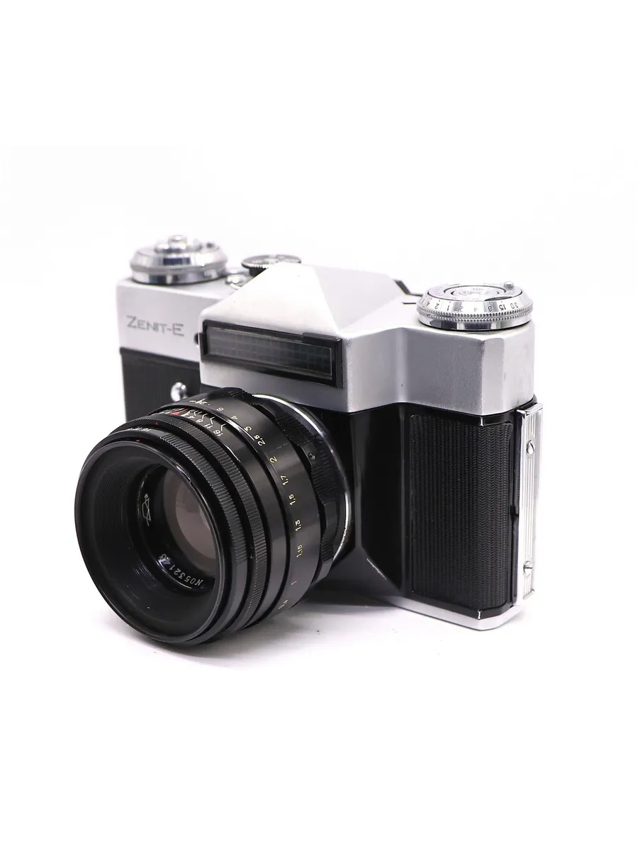 Советский плёночный фотоаппарат Зенит-Е kit